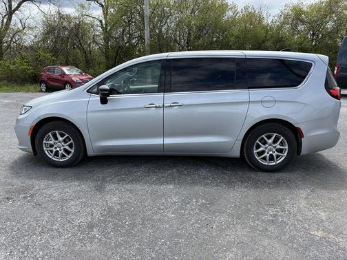 Silver Mist Clearcoat 2024 Chrysler Pacifica Touring L