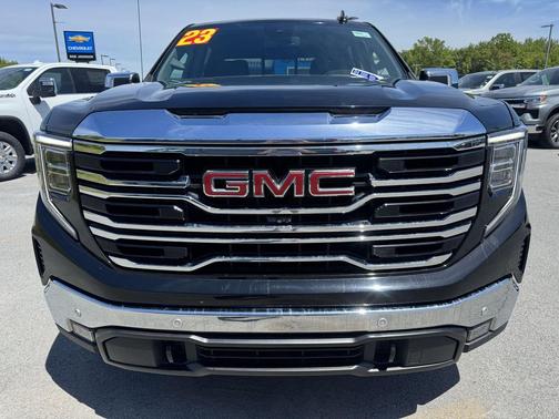 Onyx Black 2023 GMC Sierra 1500 SLT