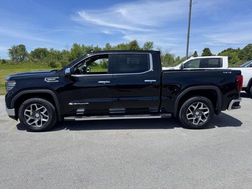 Onyx Black 2023 GMC Sierra 1500 SLT