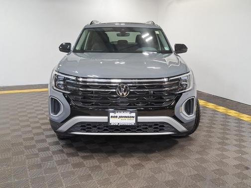 2024 Volkswagen Atlas 2.0T SE w/Technology 4MOTION