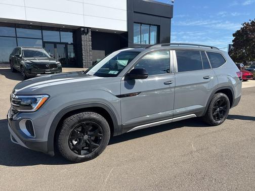 2024 Volkswagen Atlas 2.0T SE w/Technology 4MOTION