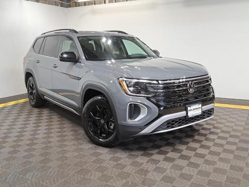 2024 Volkswagen Atlas 2.0T SE w/Technology 4MOTION