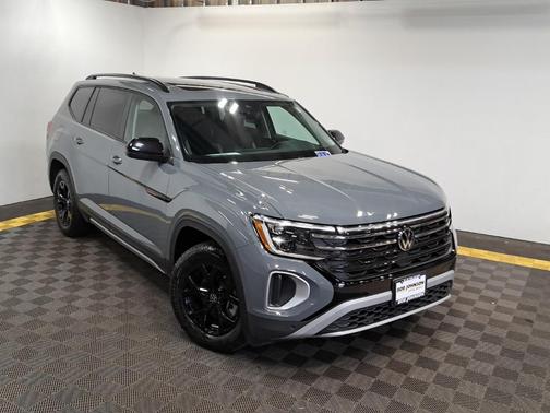 2024 Volkswagen Atlas 2.0T SE w/Technology 4MOTION