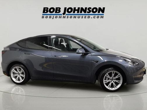 2022 Tesla Model Y Long Range Dual Motor All-Wheel Drive