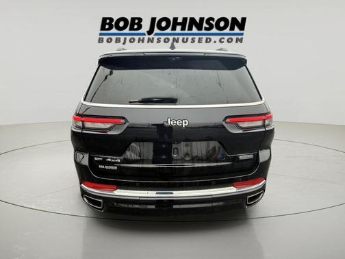 Diamond Black Crystal Pearlcoat 2022 Jeep Grand Cherokee L Overland