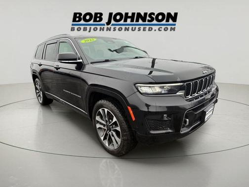 Diamond Black Crystal Pearlcoat 2022 Jeep Grand Cherokee L Overland