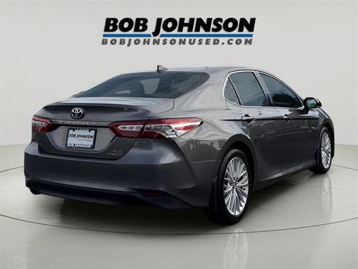 2019 Toyota Camry Hybrid XLE