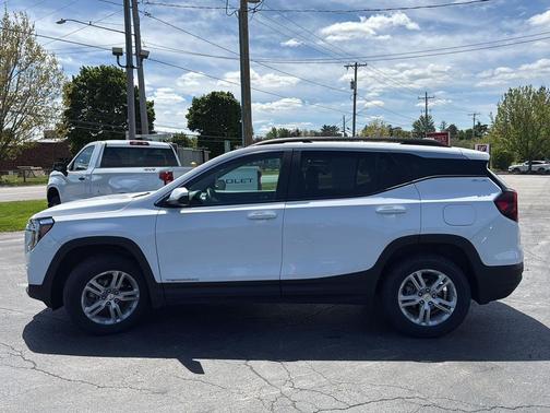 Summit White 2024 GMC Terrain SLE