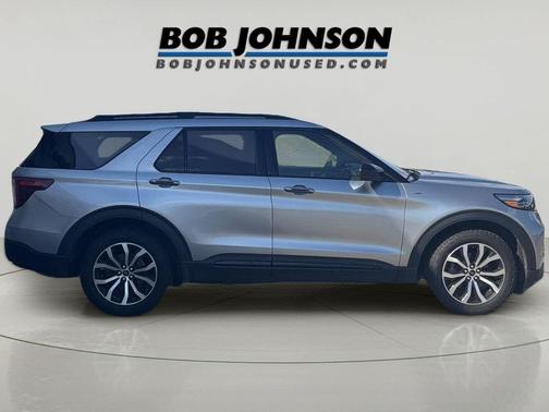 Iconic Silver 2022 Ford Explorer ST-Line