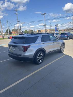 Iconic Silver 2022 Ford Explorer ST-Line