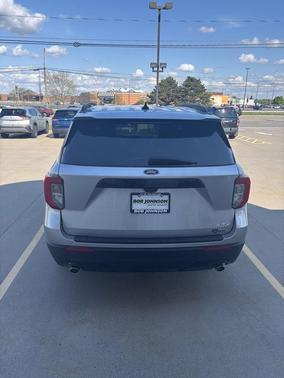 Iconic Silver 2022 Ford Explorer ST-Line