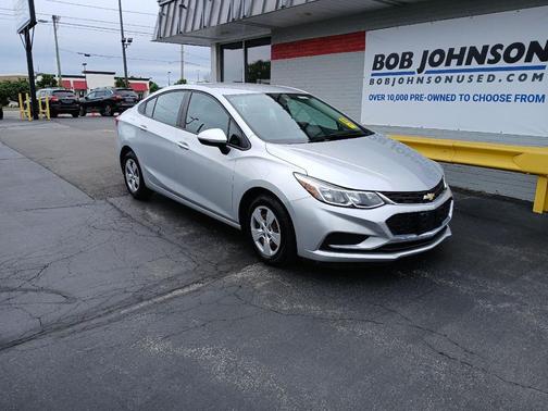 Silver Ice Metallic 2018 Chevrolet Cruze LS