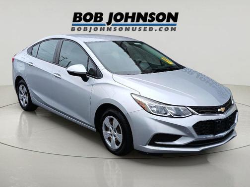 Silver Ice Metallic 2018 Chevrolet Cruze LS