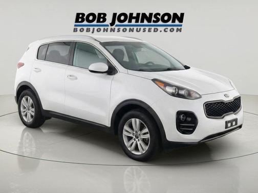 Clear White 2019 Kia Sportage LX