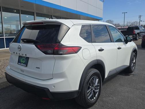 Glacier White 2024 Nissan Rogue S