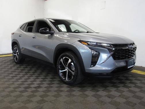 Sterling Gray Metallic 2024 Chevrolet Trax FWD 1RS