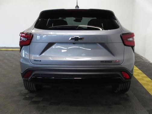 Sterling Gray Metallic 2024 Chevrolet Trax FWD 1RS