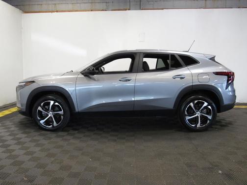 Sterling Gray Metallic 2024 Chevrolet Trax FWD 1RS