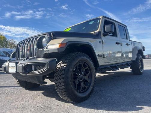 2022 Jeep Gladiator Sport