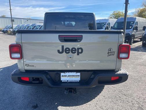 2022 Jeep Gladiator Sport