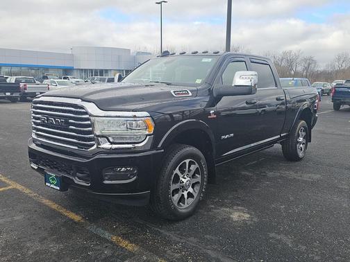 Diamond Black Crystal Pearlcoat 2024 RAM 2500 Longhorn