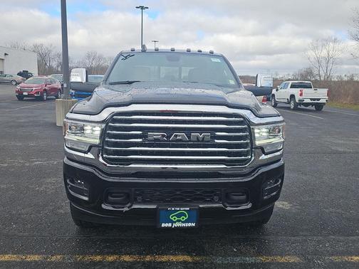 Diamond Black Crystal Pearlcoat 2024 RAM 2500 Longhorn