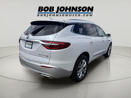 White Frost Tricoat 2018 Buick Enclave Avenir