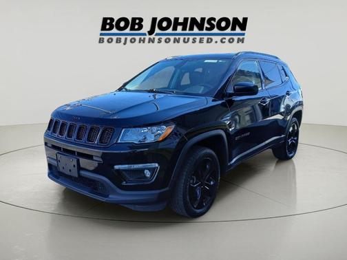 Diamond Black Crystal Pearlcoat 2018 Jeep Compass Latitude