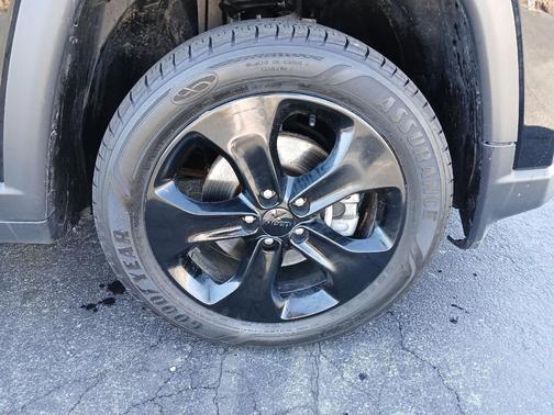 Diamond Black Crystal Pearlcoat 2018 Jeep Compass Latitude