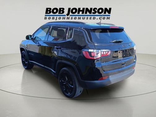 Diamond Black Crystal Pearlcoat 2018 Jeep Compass Latitude