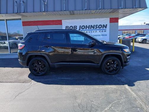 Diamond Black Crystal Pearlcoat 2018 Jeep Compass Latitude