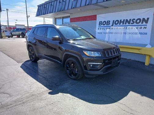 Diamond Black Crystal Pearlcoat 2018 Jeep Compass Latitude