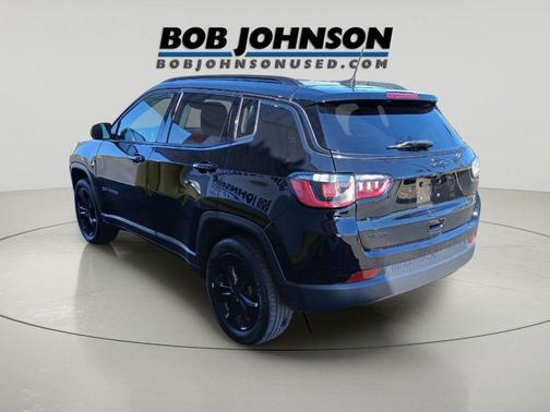 Diamond Black Crystal Pearlcoat 2018 Jeep Compass Latitude