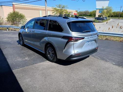 Celestial Silver Metallic 2024 Toyota Sienna LE