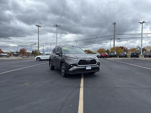 2023 Toyota Highlander Hybrid XLE