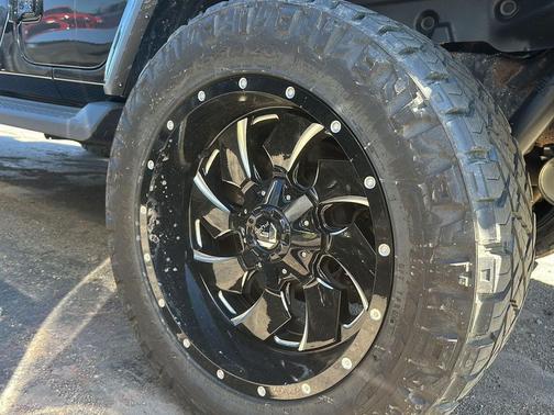 Black Clearcoat 2018 Jeep Wrangler Unlimited Sahara
