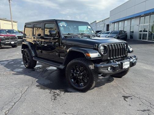 Black Clearcoat 2022 Jeep Wrangler Unlimited High Altitude 4x4