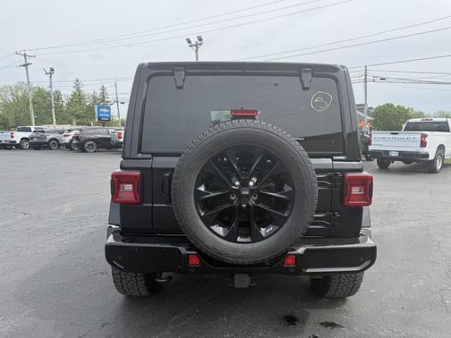 Black Clearcoat 2022 Jeep Wrangler Unlimited High Altitude 4x4