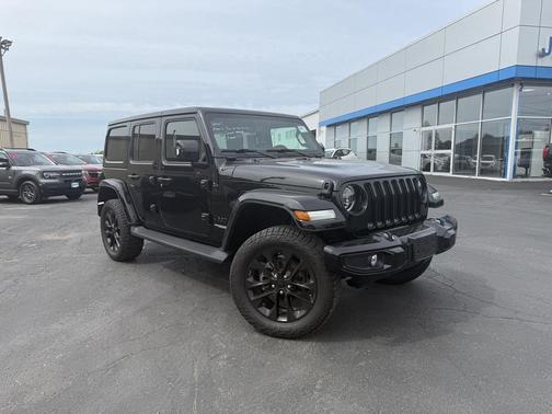 Black Clearcoat 2022 Jeep Wrangler Unlimited High Altitude 4x4