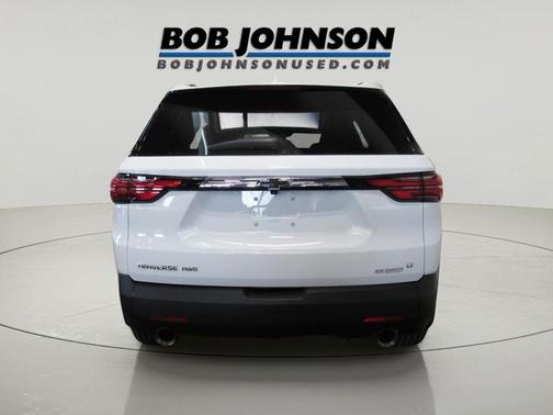 Summit White 2023 Chevrolet Traverse LT Cloth