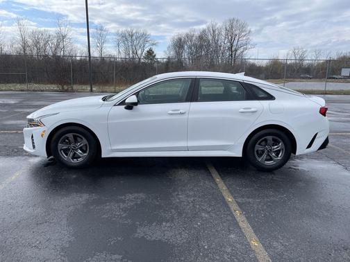 2022 Kia K5 LXS