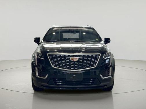 Stellar Black Metallic 2024 Cadillac XT5 Luxury