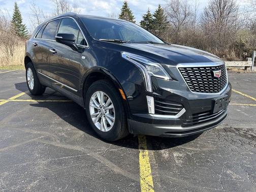 Stellar Black Metallic 2024 Cadillac XT5 Luxury