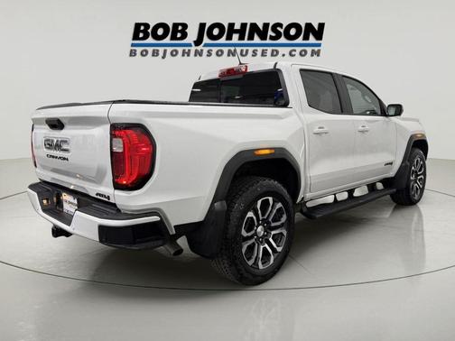 Summit White 2024 GMC Canyon AT4