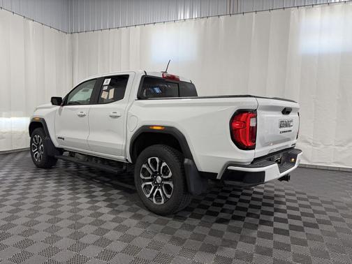 Summit White 2024 GMC Canyon AT4