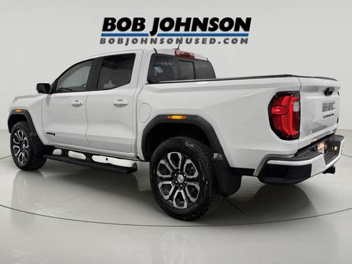 Summit White 2024 GMC Canyon AT4
