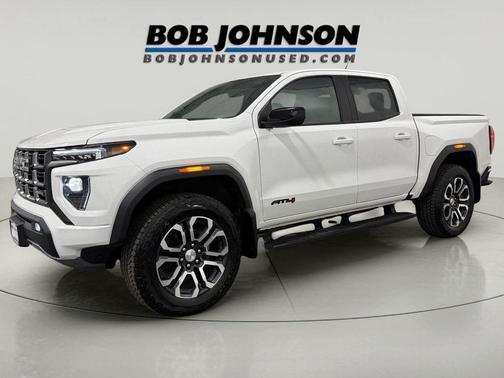 Summit White 2024 GMC Canyon AT4