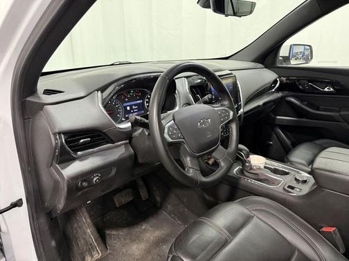 Summit White 2023 Chevrolet Traverse RS