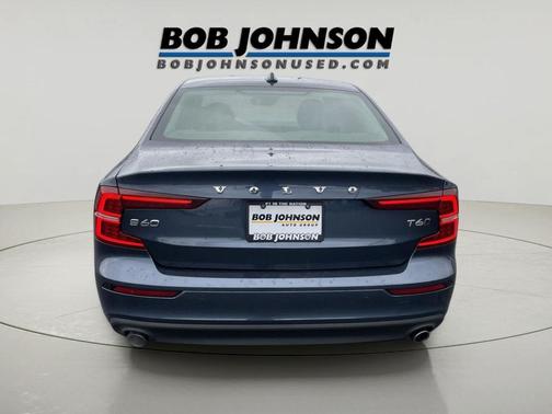 2019 Volvo S60 T6 Momentum