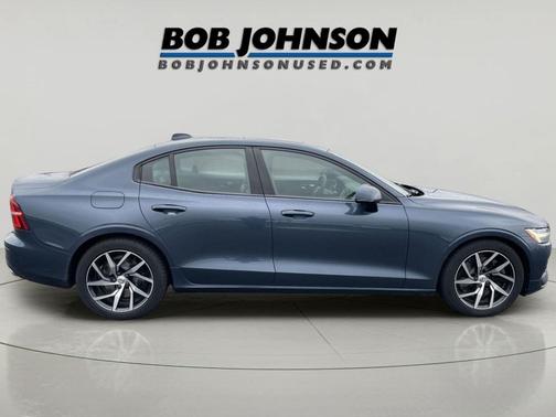 2019 Volvo S60 T6 Momentum